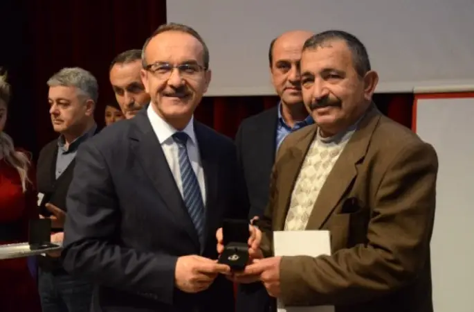 Kızılay Bağışçıları Ödüllendirildi