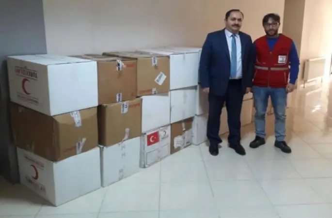 Kızılay'dan Öğrencilere Giyecek Yardımı