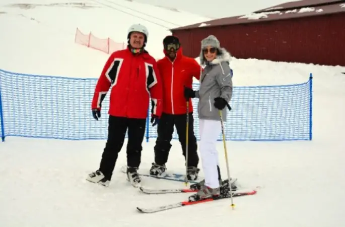 Vatandaşlardan Çambaşı Kayak Merkezi'ne Büyük İlgi