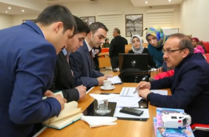 Vali Yavuz, Vatandaşları Dinlemeye Devam Ediyor