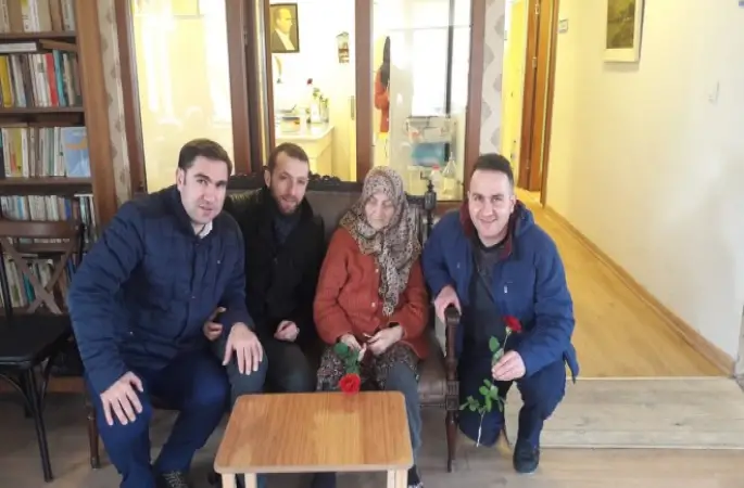 Çekmeköy Ordulular Derneği Gençlik Kollarından Huzurevine Anlamlı Ziyaret.