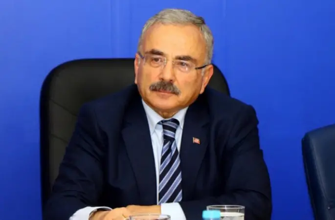 Delikanlı Olan Herkesle Çalışırım
