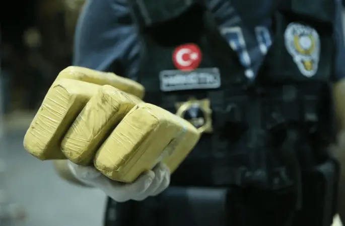 50 İlde "Narkoçelik-38" Operasyonu: 120 Binin Üzerinde Uyuşturucu Hap Ele Geçirildi