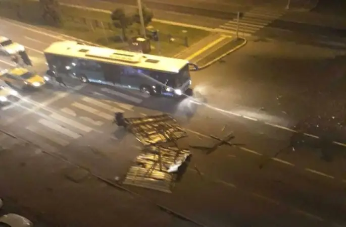 Ordu'da Rüzgar Çatıları Uçurdu: 1 Yaralı