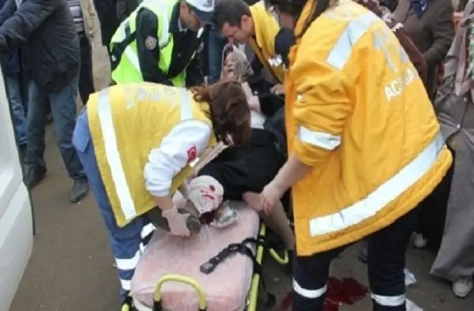 Fatsa da Pazarda Otomobilin Çarptığı Kadın Yaralandı