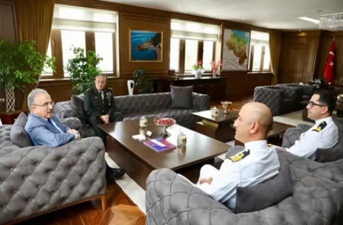 Komutanlardan Güler'e Ziyaret