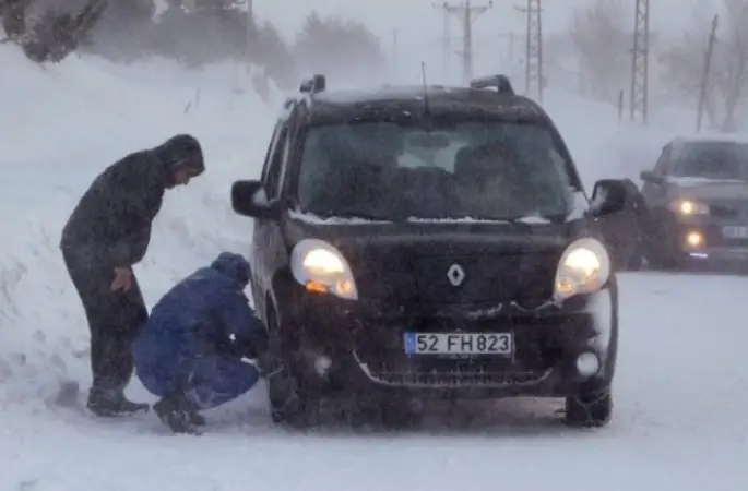Festival Yolunda Onlarca Araç Kaza Yaptı