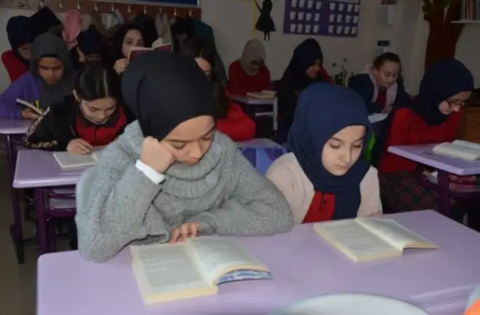 Kitap Okuma Alışkanlığı Her Saat Aşılanıyor