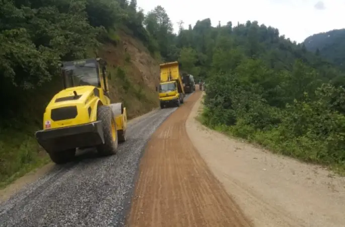 BAĞLANTI YOLLARI ASFALTLANIYOR