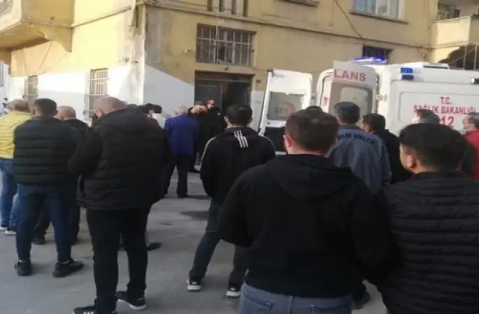 3 kişiyi bıçakladıktan sonra intihara kalkıştı