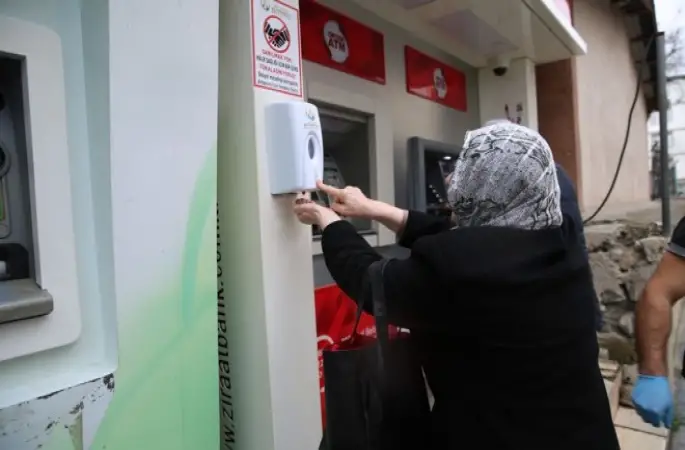 Altınordu Belediyesi'nden Atmlere Dezenfektan