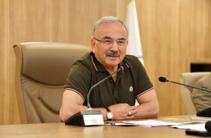 GÜLER'DEN 5 YIL BURADAYIM MESAJI