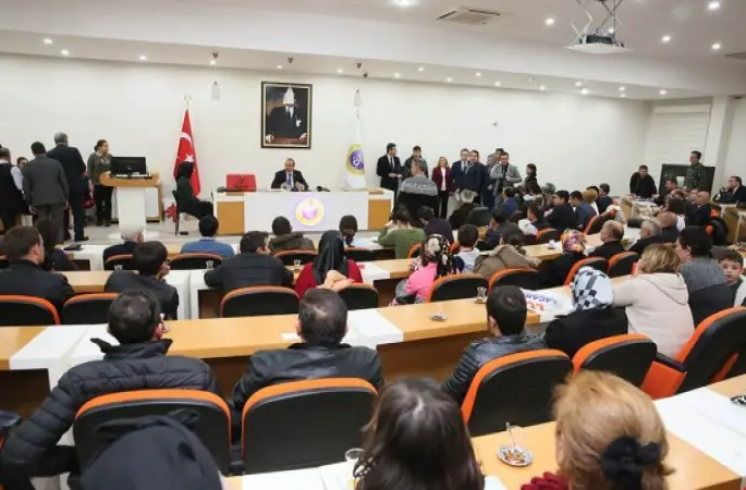 Vali Yavuz, Sosyal Medya Yoluyla Kendisine Ulaşan 153 Kişiyi Dinledi