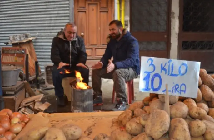 Pazarcıların 'Soğuk' Mesaisi