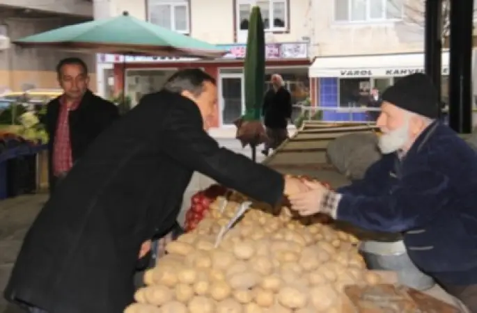 Başkan Torun, Pazar Esnafını Gezdi