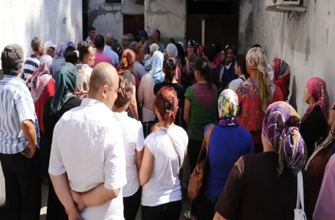 Yardım alanların fotoğraflarının paylaşılması tepki çekti