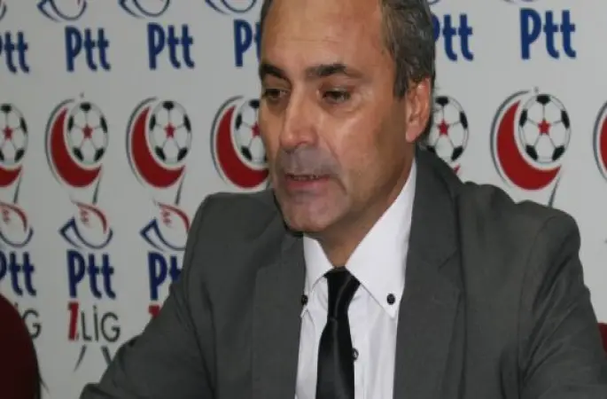 Sözeri OYUNUN HAKİMİ BİZDİK