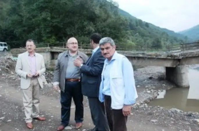 Şener, Kabataşta Sel Sonrası Yapılanları Yerinde İnceledi