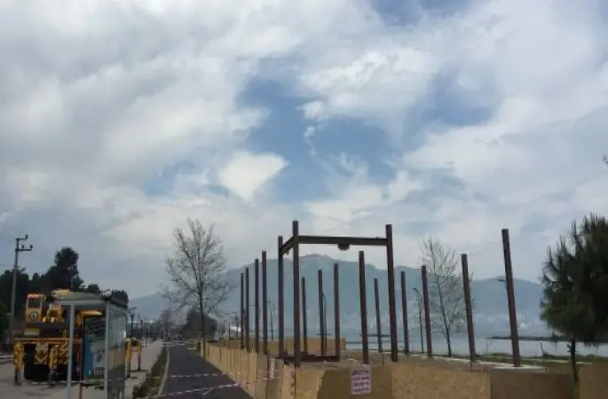 Kumsalda Tesis Tartışması