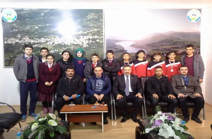 Aybastı Belediyesi Başarılı Öğrencileri Ödüllendirdi