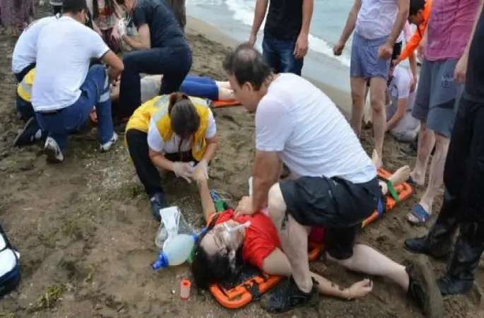 İki Kız Kardeş Kalp Masajıyla Hayata Döndürüldü