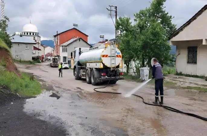 Akkuş Belediyesi'nden Bayram Temizliği Hamlesi