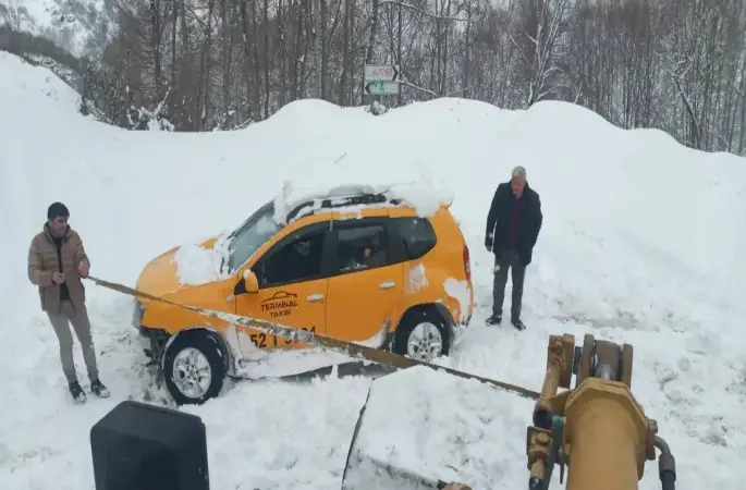 Akkuş’ta Karla Mücadele Devam Ediyor