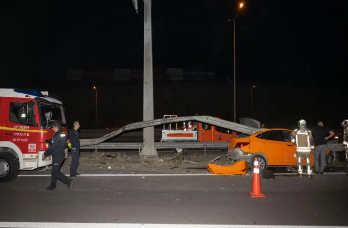 Ankara'da bariyere çarpan taksinin şoförü öldü