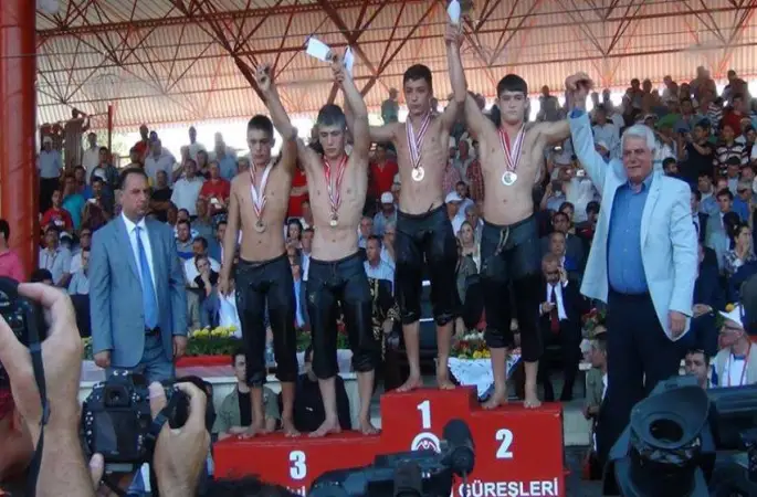 Elbeyli Hamza Güneysu Kırkpınarda Şampiyon Oldu