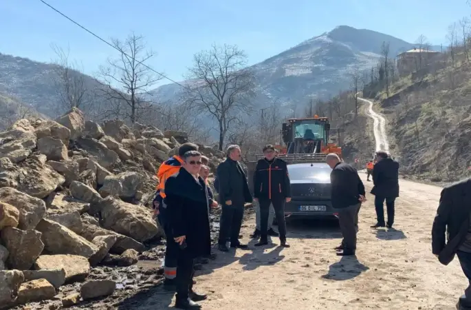 Başkan Gündoğar Heyelan Bölgesinde İnceleme Yaptı