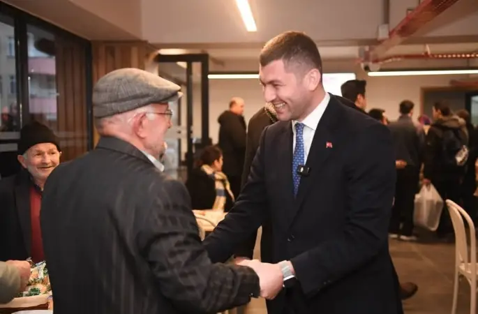 Başkan Tepe, İhtiyaç Sahipleriyle İftar Sofrasında Buluştu