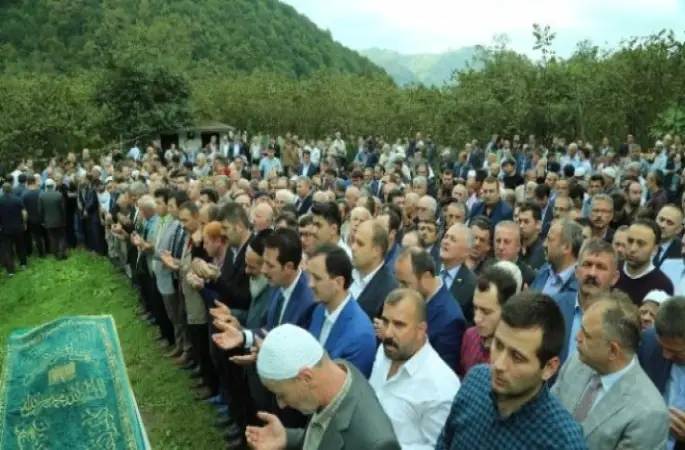 Başkan Yardımcısı Yahya Çınkıl'ın Annesi Vefat Etti!