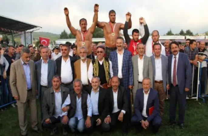 Başpehlivan Recep Kara Oldu