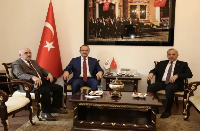 Vali Yavuz, Belediye Başkanlarına Hizmetlerinden Dolayı Teşekkür Etti