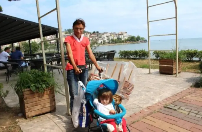 Bebeğinin Arabası Ekmek Teknesi Oldu