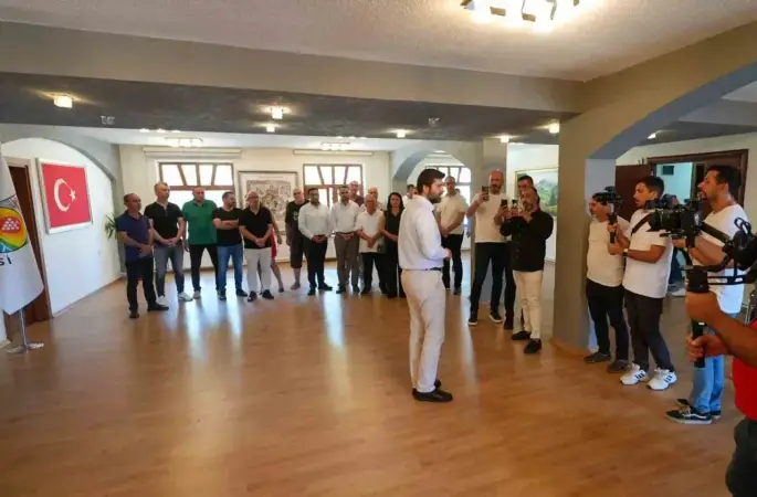 Belediyeye Haciz Şoku: Başkanın Koltuğu ve Masası Haczedildi!