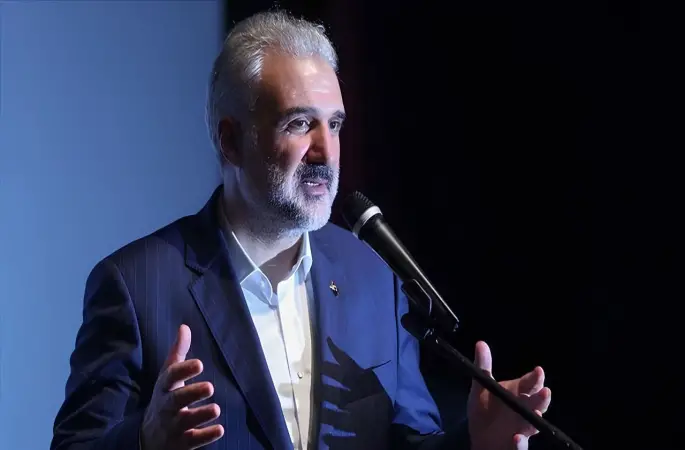 'Ben Fatsalıyım, Komünist Tarafım Da Var'