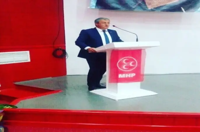 Başkan görevi bıraktığını açıkladı