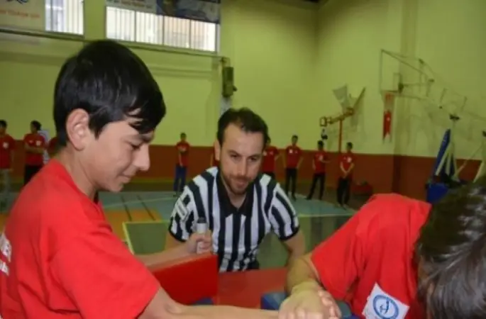 Bilek Güreşleri Kıyasıya Geçti