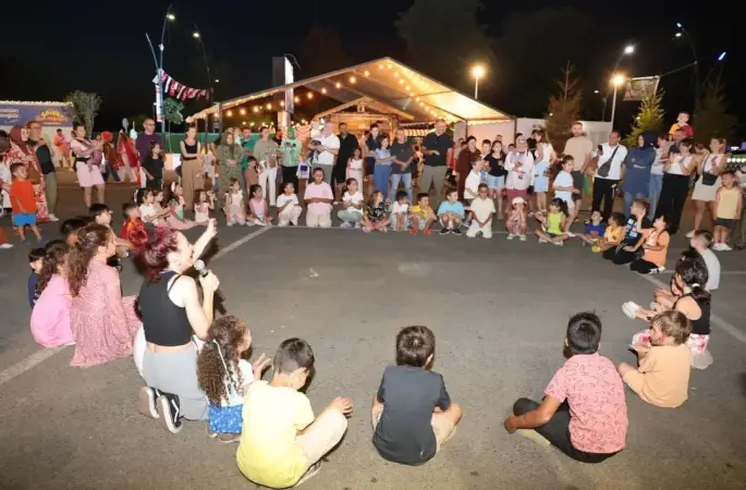 Binlerce Çocuk ve Ailesi Sanatla Buluştu