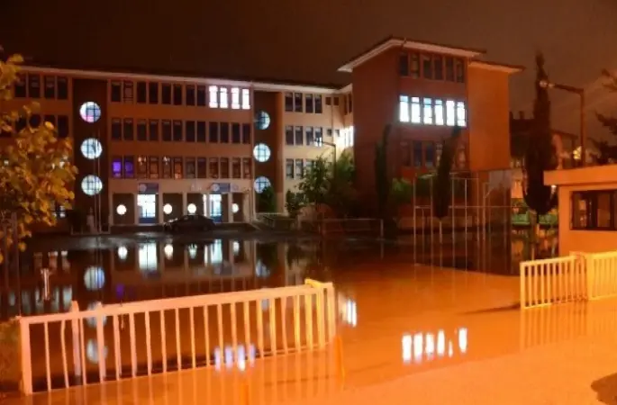 Ordu'da sağanak yağış su baskınlarına neden oldu