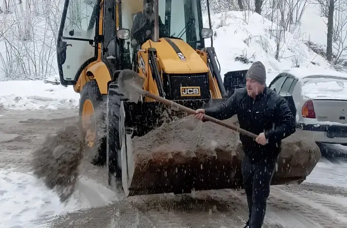 Çatalpınar Belediyesi Karla Mücadelede Sahada!