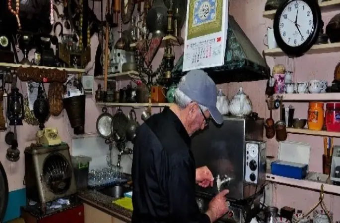 Çay Ocağında 'Geçmişe Yolculuk'