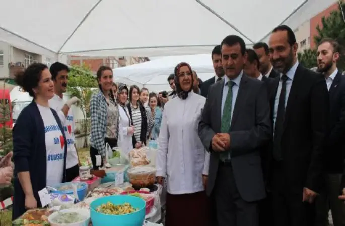 PROJE YÜKÜNÜ KERMESLE AZALTIYORLAR