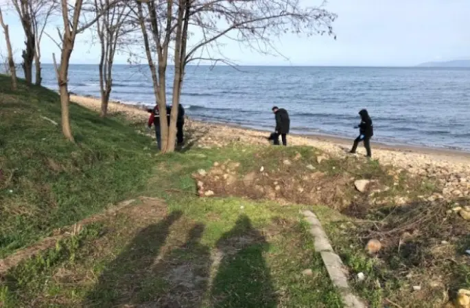 Emekli Polis Plajda Kendini Vurdu