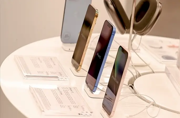 Cep telefonu fiyatlarını ikiye katlayacak olan düzenleme iptal edildi! Resmi Gazete’de yayımlandı