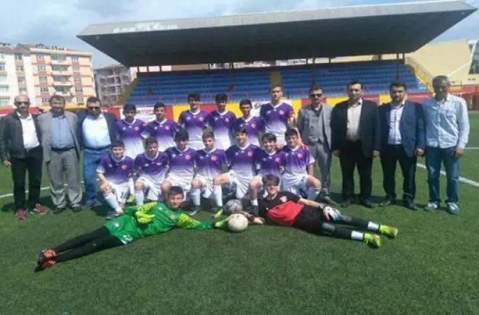 Çorlu Ordulular 2. lik ödülünü aldı