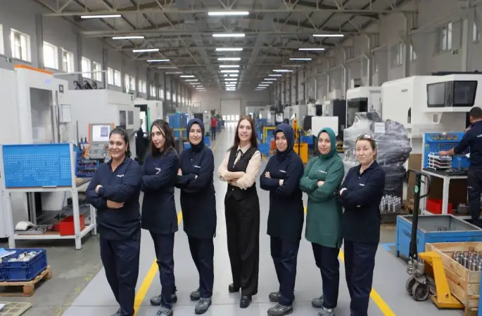Çorum'da "ezber bozan" 7 kadın, CNC tezgahında yüksek hassasiyetli parçalar üretiyor