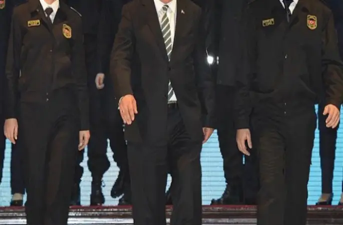 Gümrük ve Ticaret Bakanlığı, Personeline Giyim Yardımı Yapacak