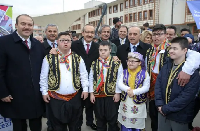 Vali Yavuz, Down Sendromluları Özel Günlerinde Yalnız Bırakmadı